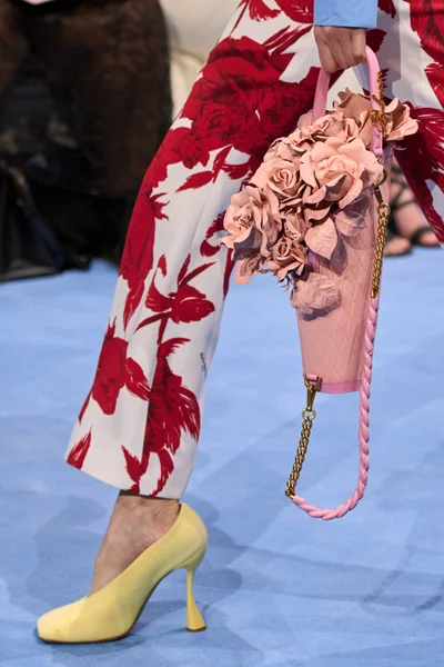 Look 50
